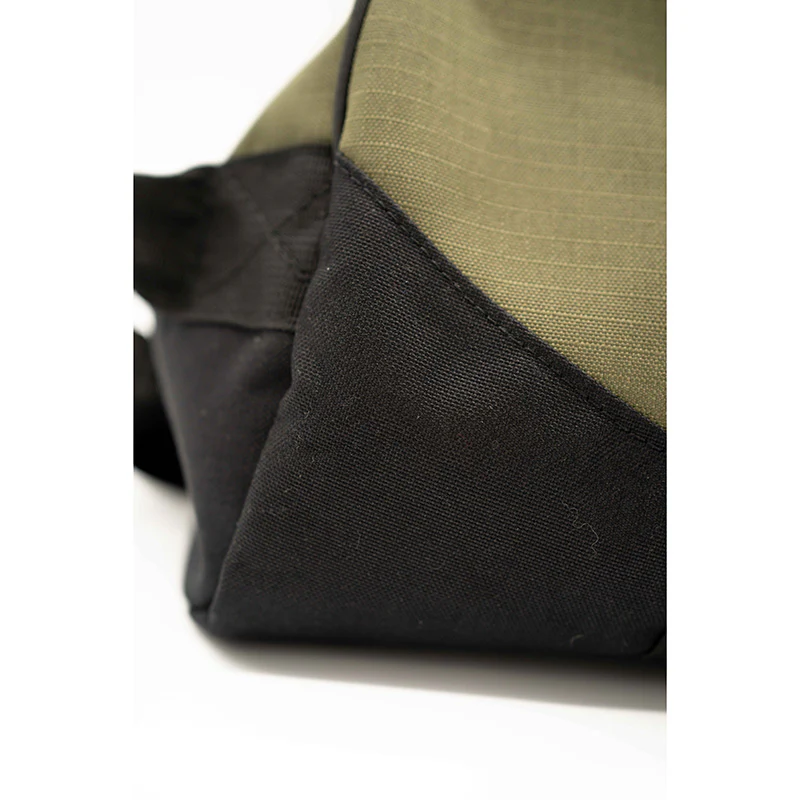HNTN Essential Duffel Bag - Image 5